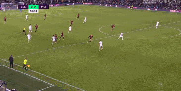 日本队2026年世界杯球衣：深蓝色底色+浅蓝色波浪状图案