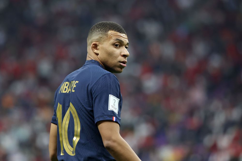 上海申花续约斯卢茨基，欲在亚冠和巴西引援中提升竞争力，期待其带领球队争冠。