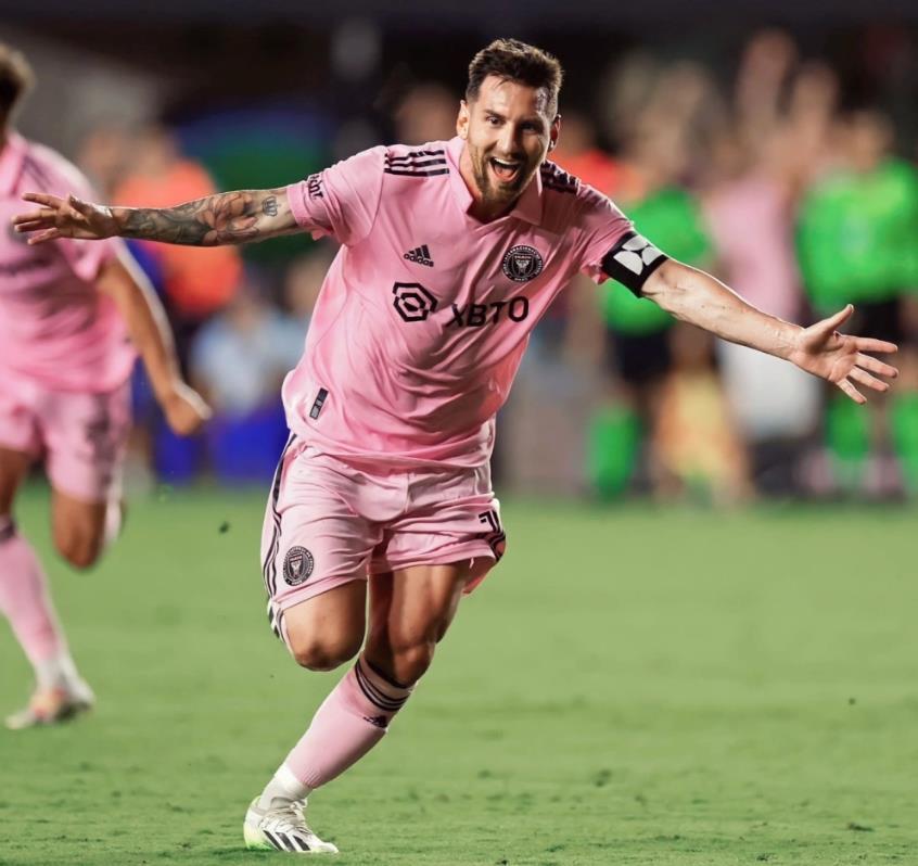 西媒：巴列卡诺球迷大巴在波兰遭50多人蒙面袭击，数人受伤